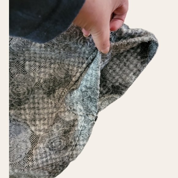 URBANOLOGY Plaid Hooded Cape Sweater Pure Essence Gray Poncho Ruana Size XS T38 - Picture 7 of 11